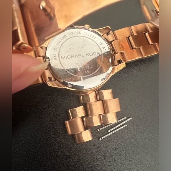 Rose gold Micheal Kors watch - Picture 4 of 4